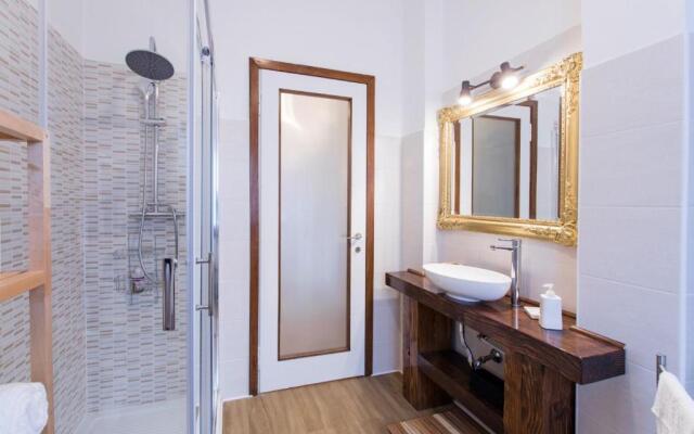 Villa Thea Sleeps 8 guests in Ossuccio