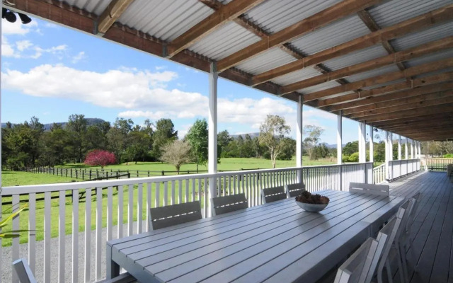 Rivermist - Luxury 6 bedrooms & 6 bathrooms!