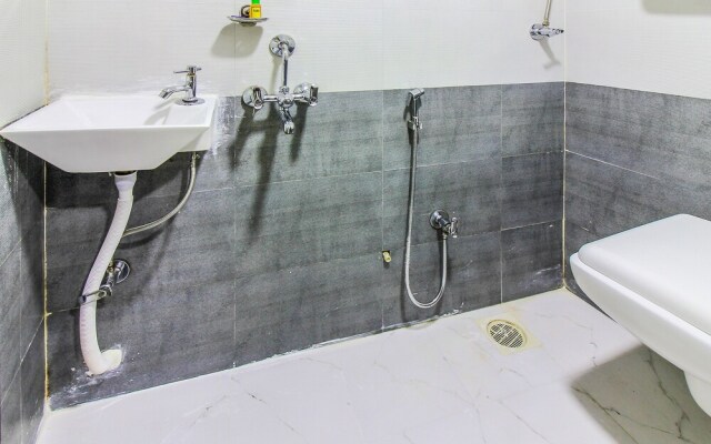 FabHotel AK Palace Saki Naka