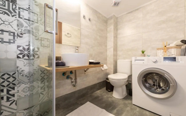 Spacious family home near Acropolis in Koukaki!