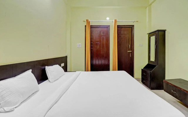Pop 703878 Ag Yamuna Palace