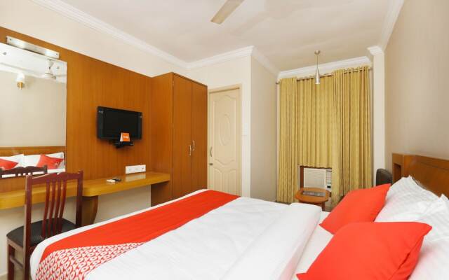 OYO 15963 City Manor