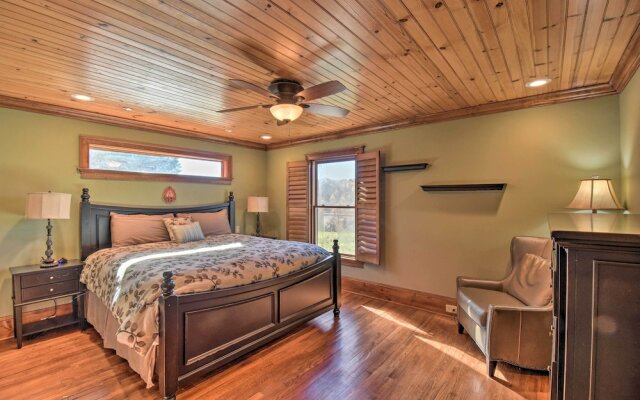 Clarkesville Ranch Cabin w/ Screened-in Porch!