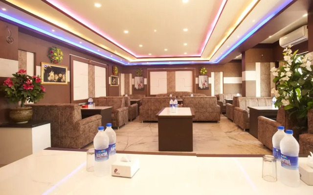 OYO 576 Hotel Daniel