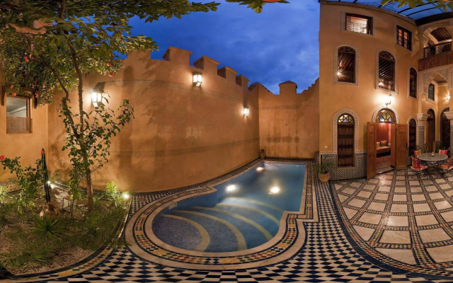 Riad Layalina