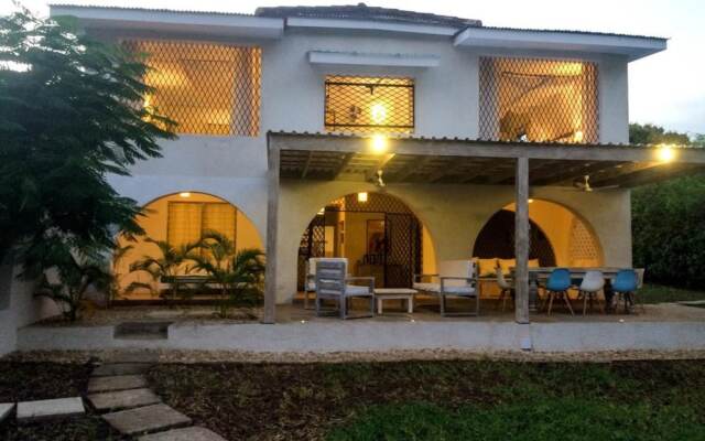 Baobab Beach House Bed & Breakfast