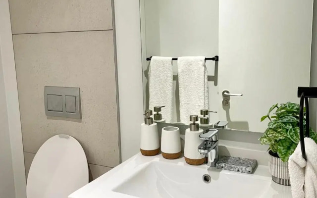 Upmarket unit at Ellipse waterfall country estate