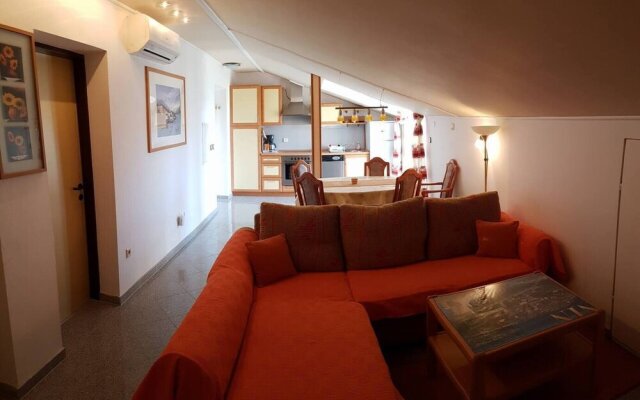 Beautiful 3-bed Apartment With big Terasse in Nin