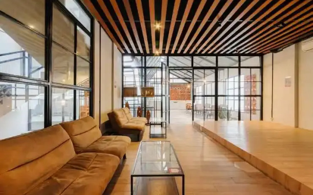 Urbanview Caverna Gandaria by RedDoorz