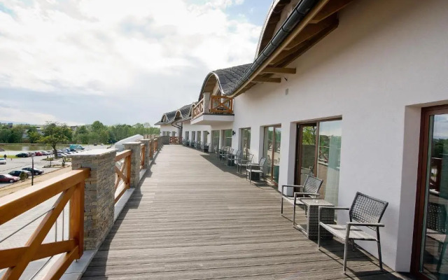 Molo Resort Hotel