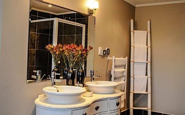 Singing Kettle Beach Lodge