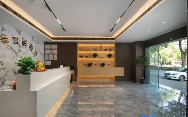 Platinum Film Hotel