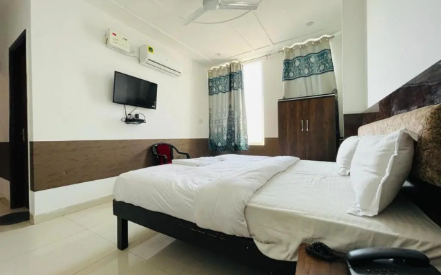 Oyo 63988 Hotel Dolphin