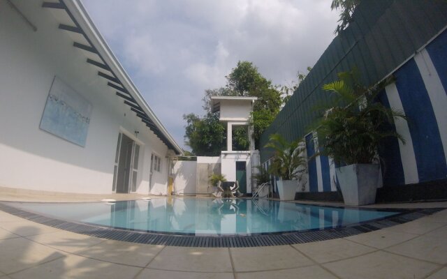 Negombo Blue Villa Hotel