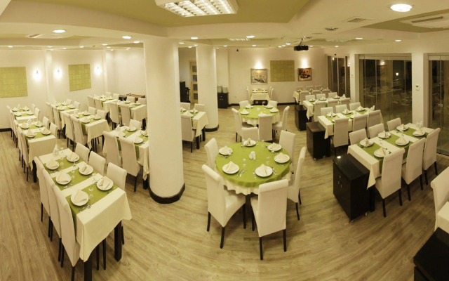 Zinos Hotel