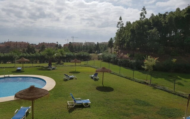Sunny, Quiet And Spacious Apartment Nearby The Sea