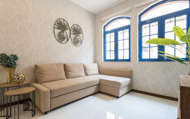 Rossio Penthouse Three-Bedroom Apartment w/ River View and Parking - b