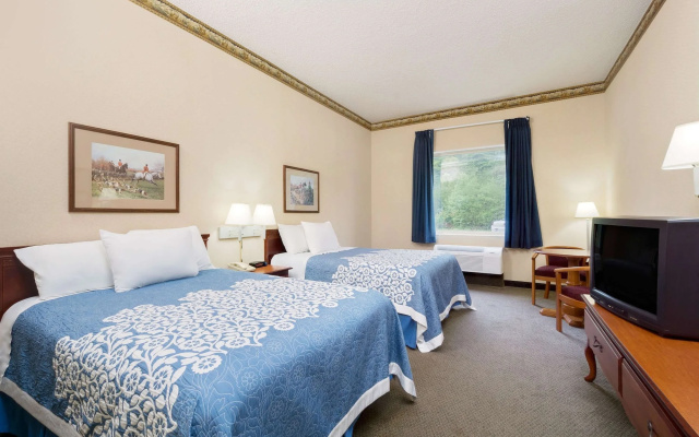 Days Inn West Liberty