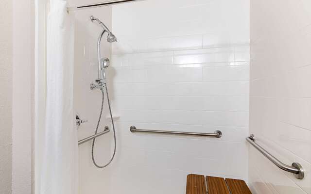 Quality Suites South