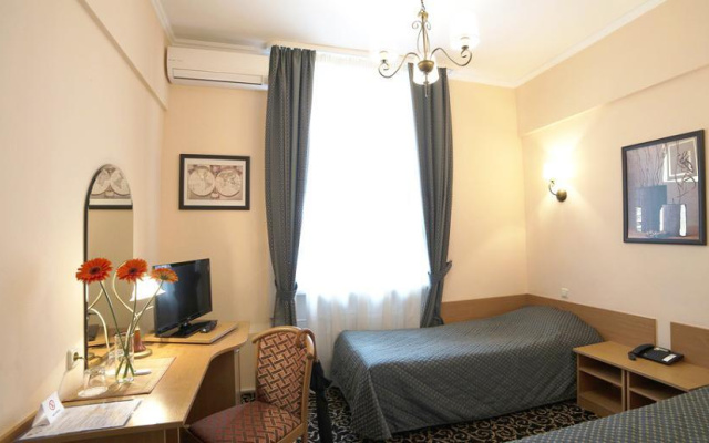 Tourist Hotel