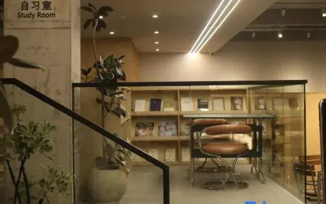 Enlighten Hostel