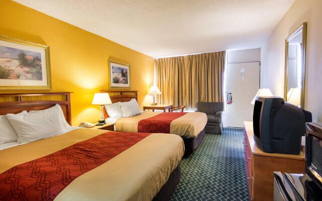 Econo Lodge Petersburg - Fort Lee