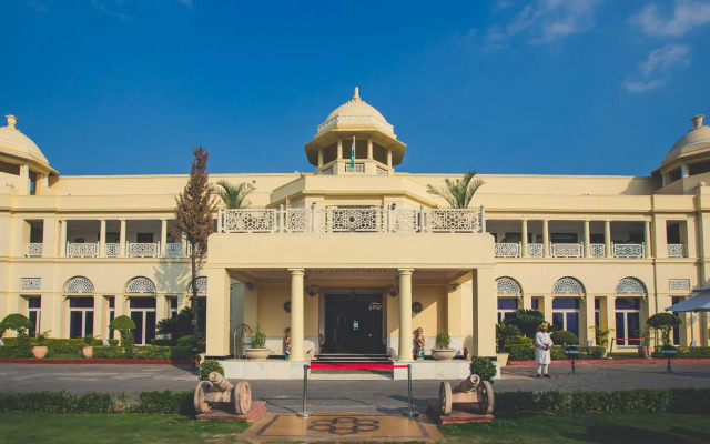 The Lalit Laxmi Vilas Palace