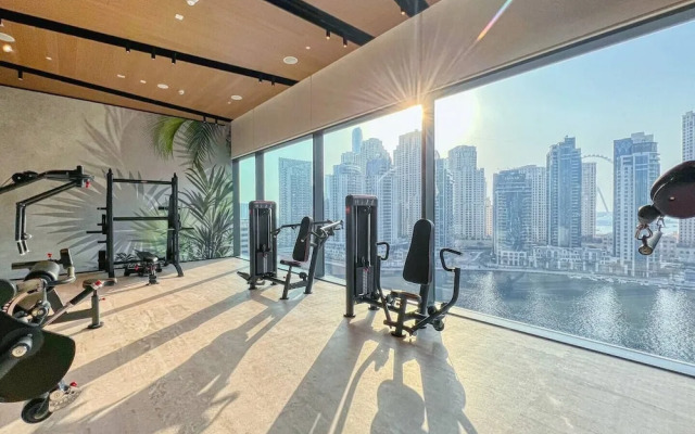 High Floor and full Marina view