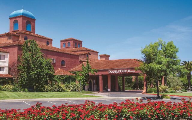 DoubleTree by Hilton Sonoma - Wine Country