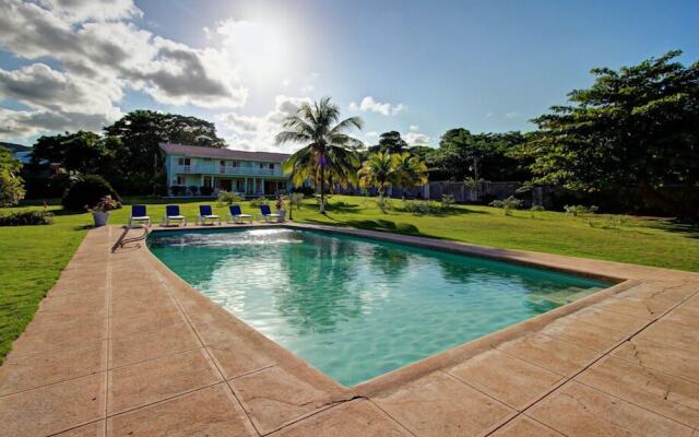 Miramar Villas, 6br by Jamaican Treasures