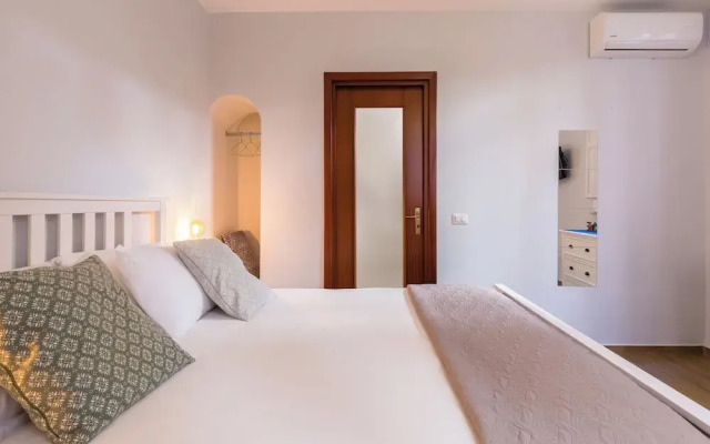 Porta Nolana Apartment