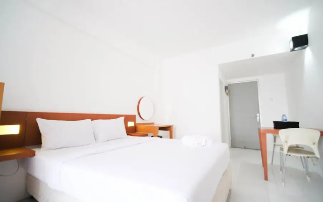 Homey Studio Apartment At Dian Regency
