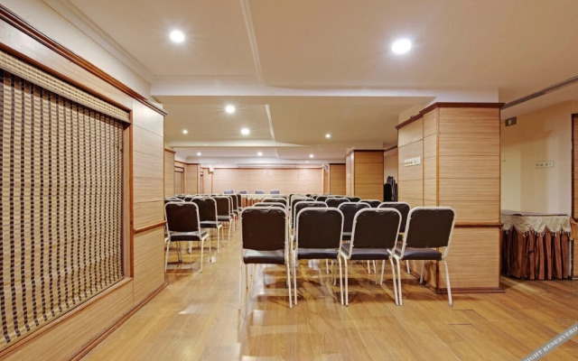 Devi Towers By OYO Rooms