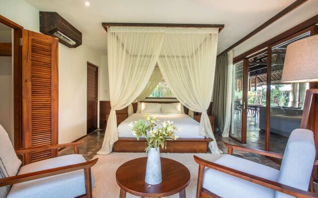 Luxury Jungle Villa, 3 BR, Ubud With Staff
