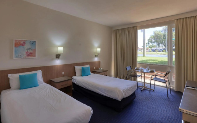 Swan Hill Resort