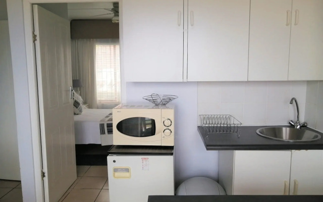 Amzee Bokmakierie Guest House