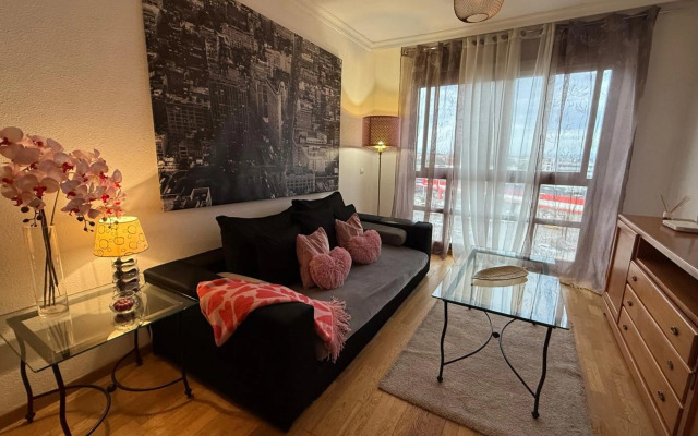 Apartment 5 Guests ,WANDA , Aeropuerto, IFEMA