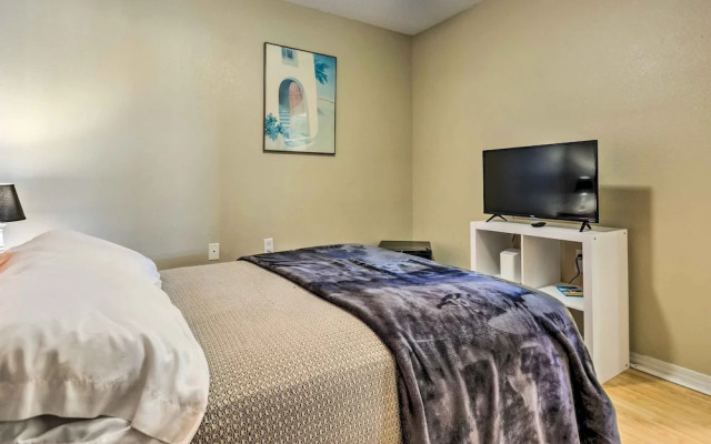 Cute Pensacola Townhome ~ 9 Mi to Downtown!