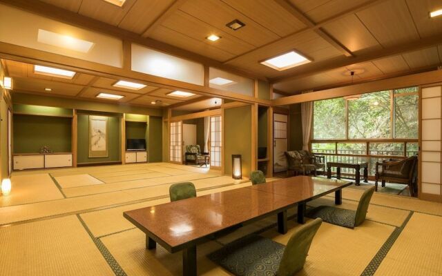 Hananosato Onsen Sansuikan