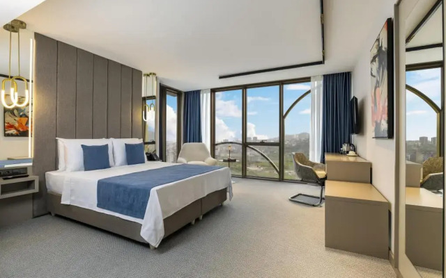 Rossi Luxury Hotel