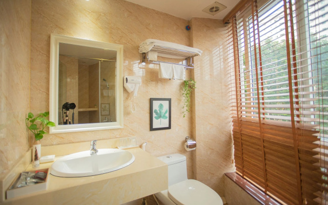 Dinh Hotel