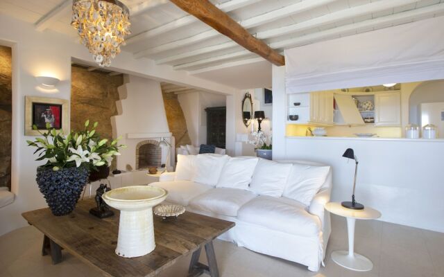 Villa Aerie - Sweeping Sea Views, Eclectic Style by Villarentalsgr