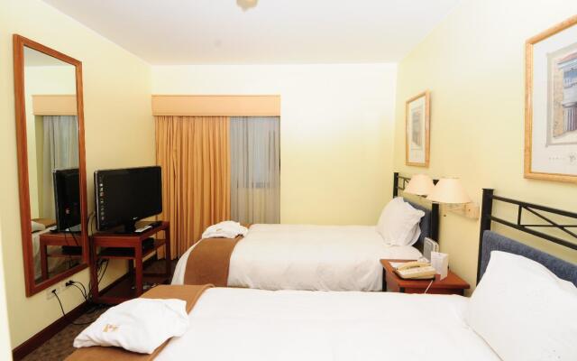 Radisson Hotel Plaza del Bosque
