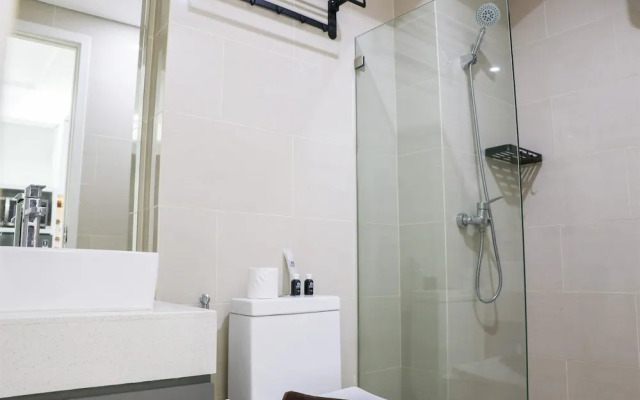 Spacious And Homey Studio At Daan Mogot City Apartment