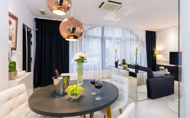 Luxury Studio Arc
