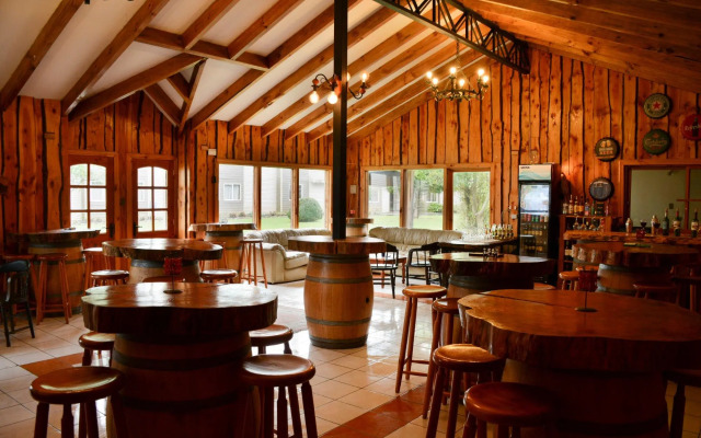 Borde Lago Hotel