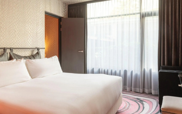 Apollo Hotel Amsterdam, a Tribute Portfolio Hotel