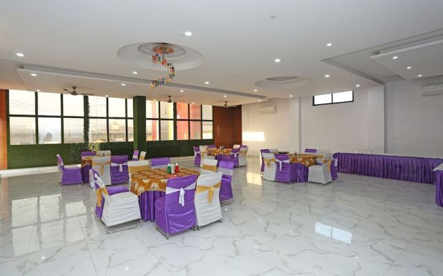 Oyo 30642 Hotel Sumanglam