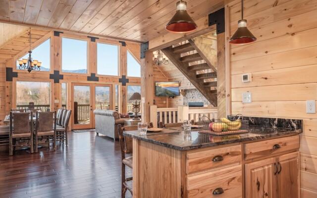 Smoky's Grand View 5 Bedroom Home