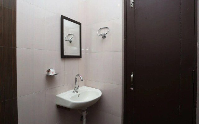 Hotel Hira By OYO Rooms